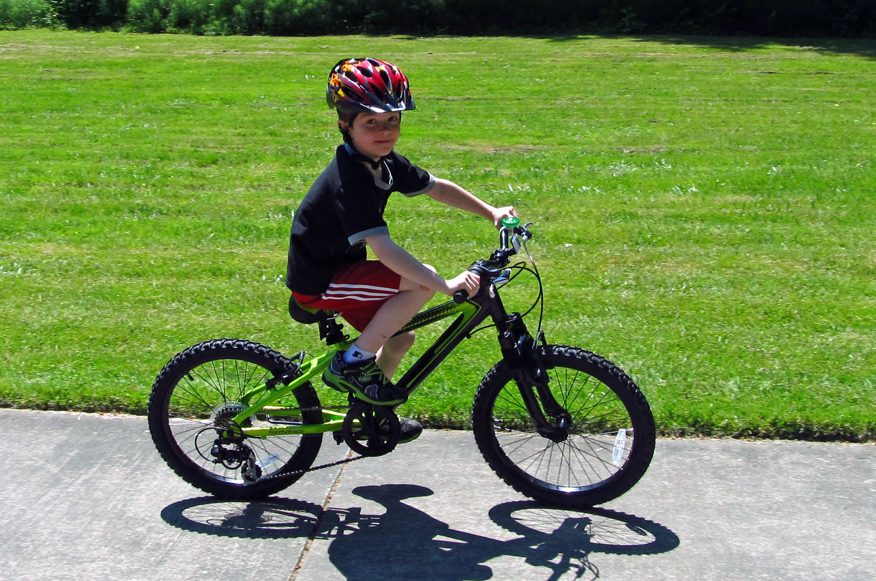 He rode a bike yesterday. Велосипед Bike. Мальчик на велосипеде. Велосипедист ребенок. Ride a Bike.